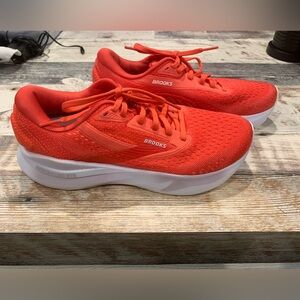 Brooks Adrenaline GTS 24 Cayenne size 8 1/2 women’s